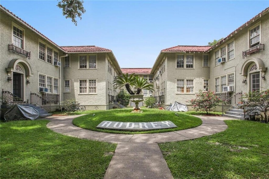 1710 S Carrollton Ave, New Orleans, LA à vendre - Photo de l’immeuble – Image 2 sur 13