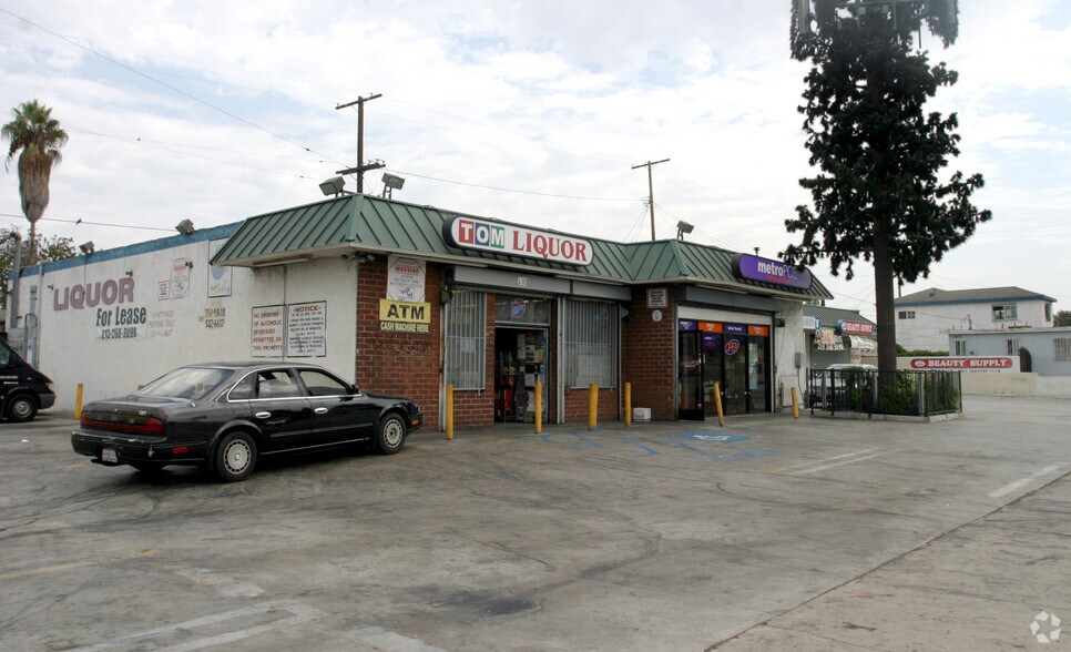 1355 W Florence Ave, Los Angeles, CA à louer - Photo de l’immeuble – Image 2 sur 9