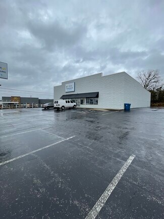 Plus de détails pour 685 S College St, Harrodsburg, KY - Local commercial à louer