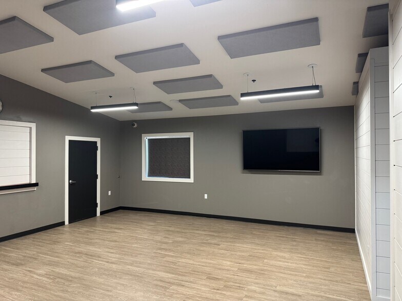 218 Sportsman Ln, Bigfork, MT à louer - Photo de l’immeuble – Image 3 sur 16