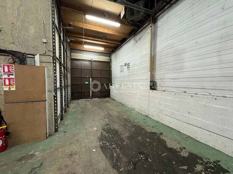 Local d’activités dans Noisy-le-Grand à louer - Photo de l’immeuble – Image 3 sur 7