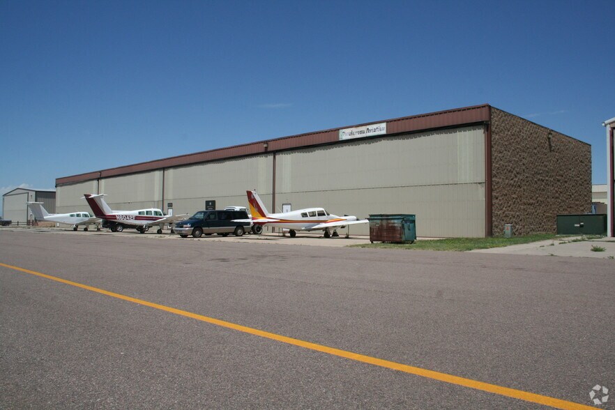 37451 Beechcraft Way, Watkins, CO à vendre - Photo de l’immeuble – Image 2 sur 5