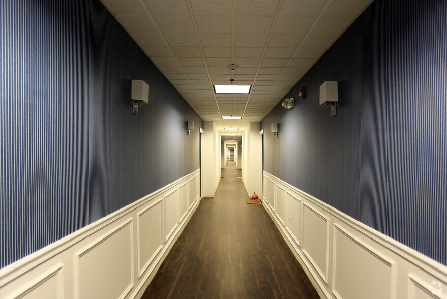 670-680 Boston Post Rd, Milford, CT à louer - Photo intérieure – Image 3 sur 10