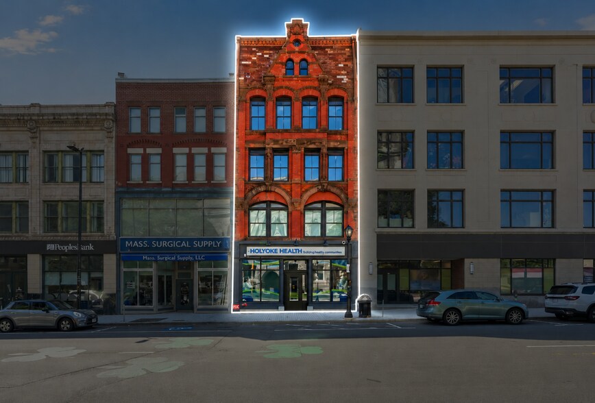 245 High St, Holyoke, MA à louer - Photo de l’immeuble – Image 1 sur 11