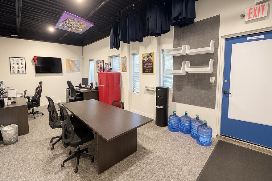 5638 N Elston Ave, Chicago, IL à vendre - Hall d’entrée – Image 3 sur 9