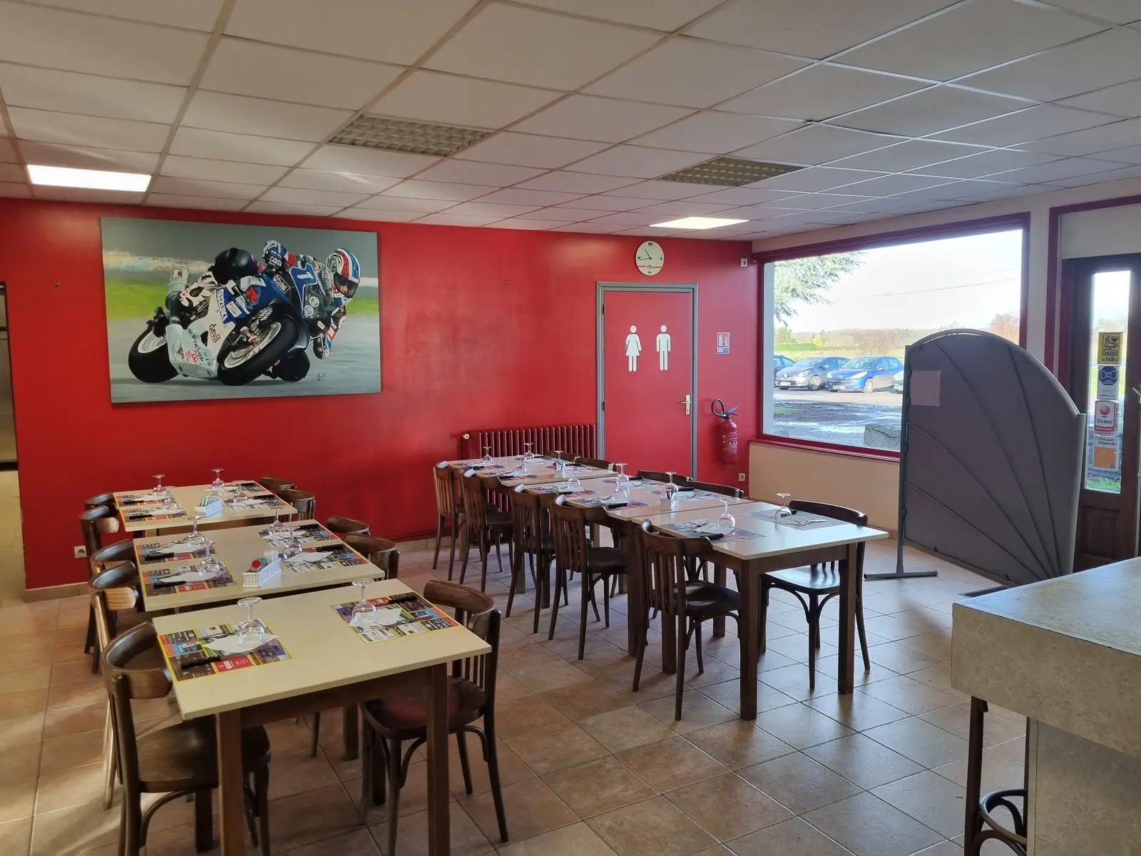 Local commercial dans La Rivière-Saint-Sauveur à vendre Photo intérieure– Image 1 sur 2