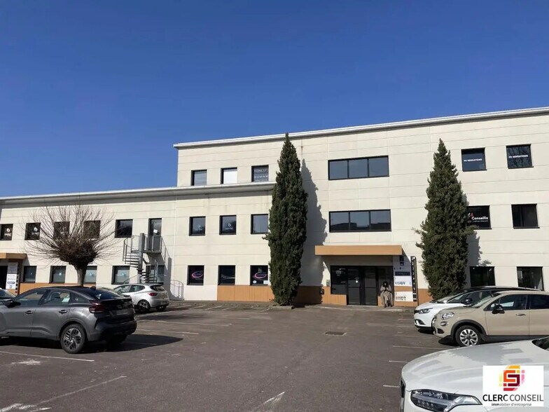 Bureau dans Cléon à louer - Photo de l’immeuble – Image 1 sur 7