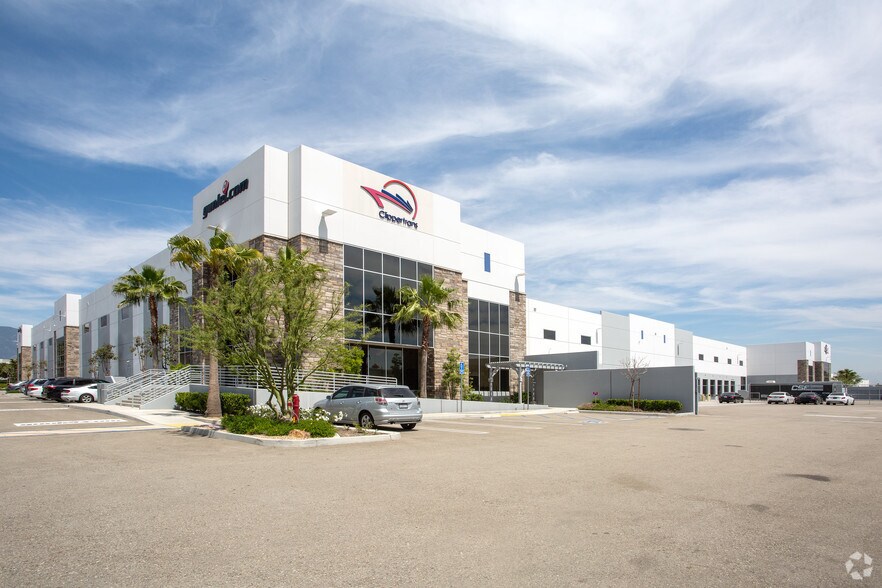 9560 Buffalo Ave, Rancho Cucamonga, CA à louer - Photo principale – Image 1 sur 2