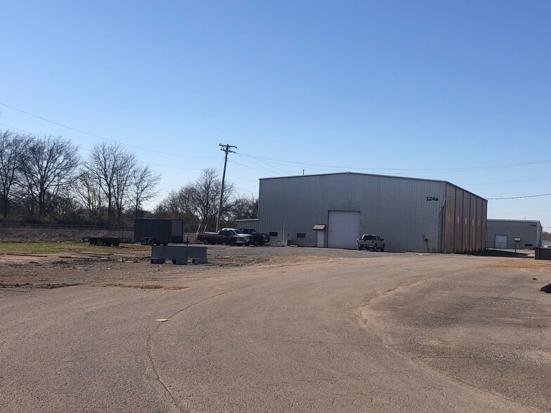 126A Davis Street, Portland, TN à louer - Photo de l’immeuble – Image 3 sur 5