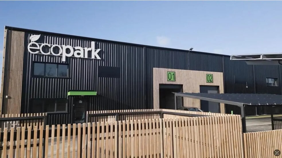 Local d’activités dans Orléans à louer - Photo de l’immeuble – Image 1 sur 8