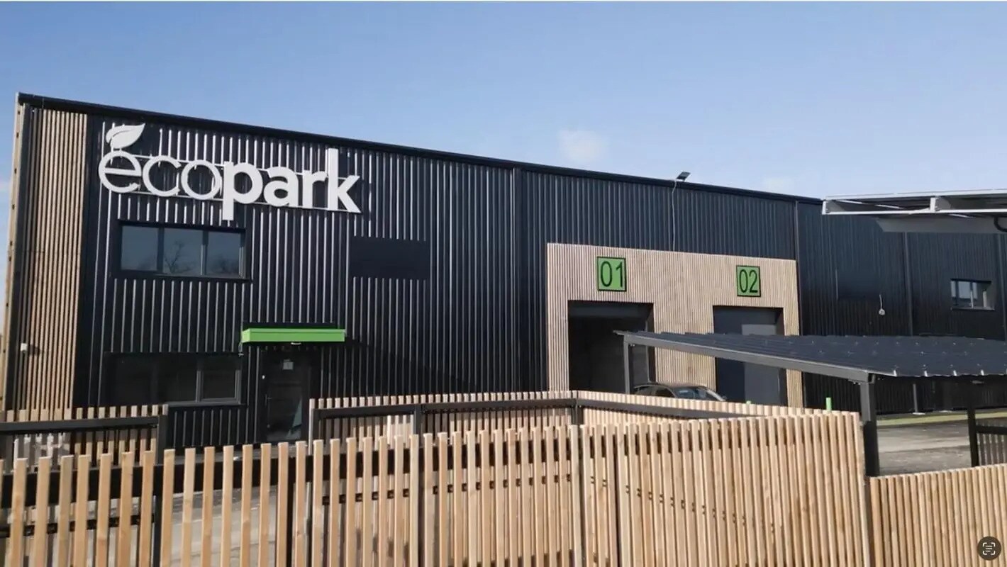 Local d’activités dans Orléans à louer Photo de l’immeuble– Image 1 sur 9