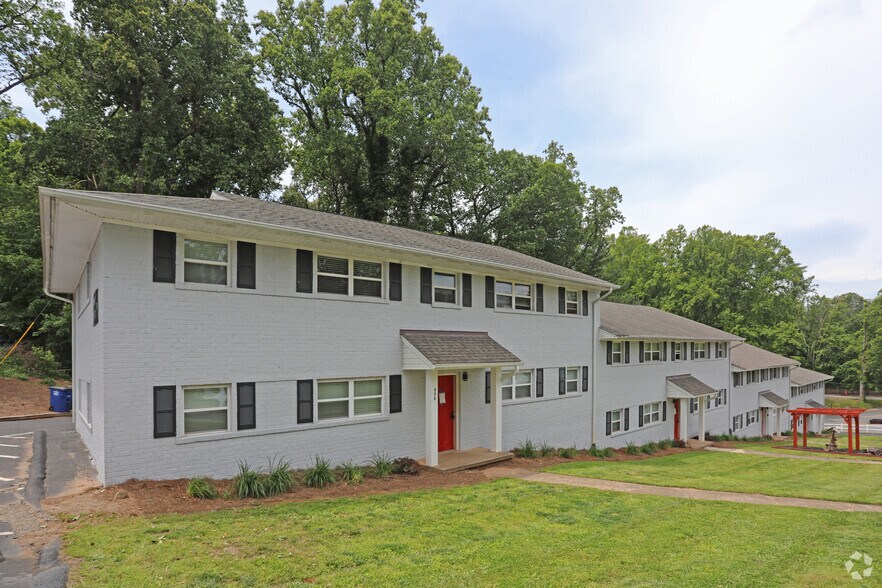820 W 7th St, Winston-Salem, NC à vendre - Photo principale – Image 1 sur 26