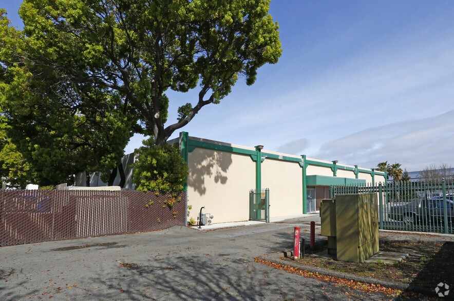 1220 Coleman Ave, Santa Clara, CA à louer - Photo de l’immeuble – Image 3 sur 3