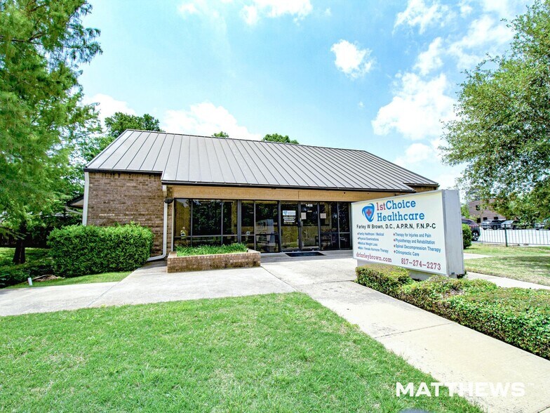 1406 W Randol Mill Rd, Arlington, TX à vendre - Photo de l’immeuble – Image 1 sur 3