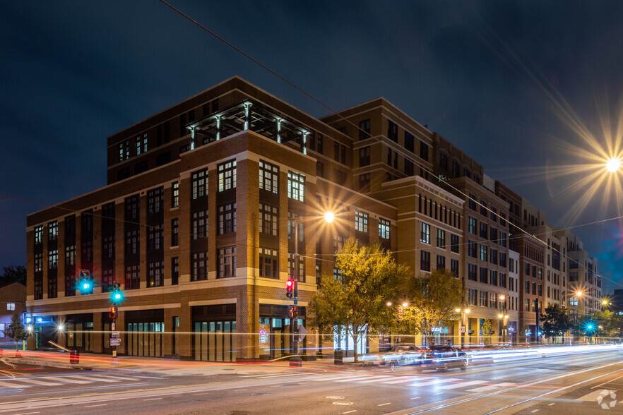 801-901 H St NE, Washington, DC à louer - Photo de l’immeuble – Image 1 sur 2