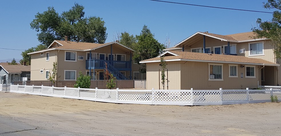 210 1st St, Fernley, NV à vendre - Photo principale – Image 1 sur 9