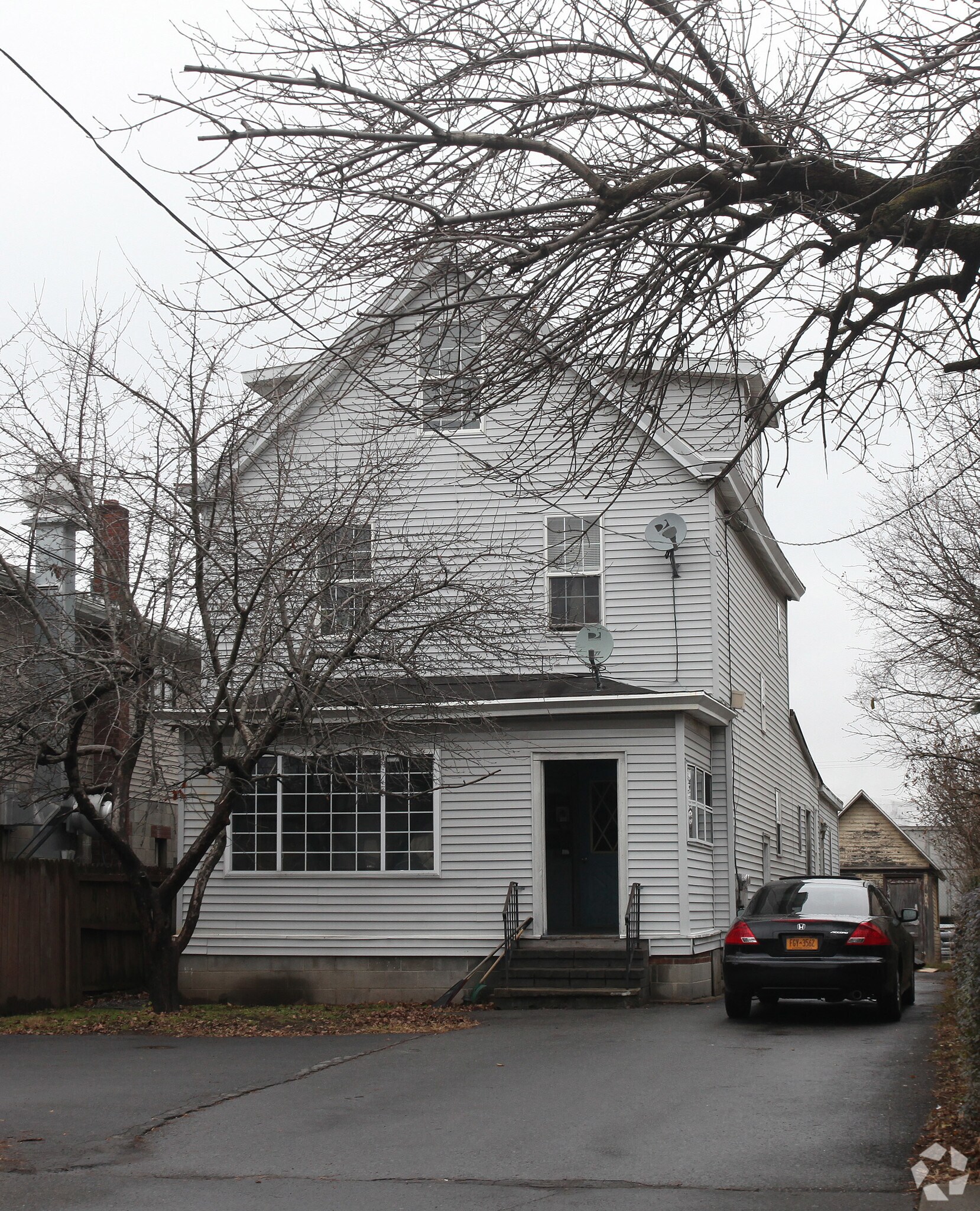 130 Smith & 133 St. James portefeuille de 2 biens à vendre sur LoopNet.fr Photo principale– Image 1 sur 2