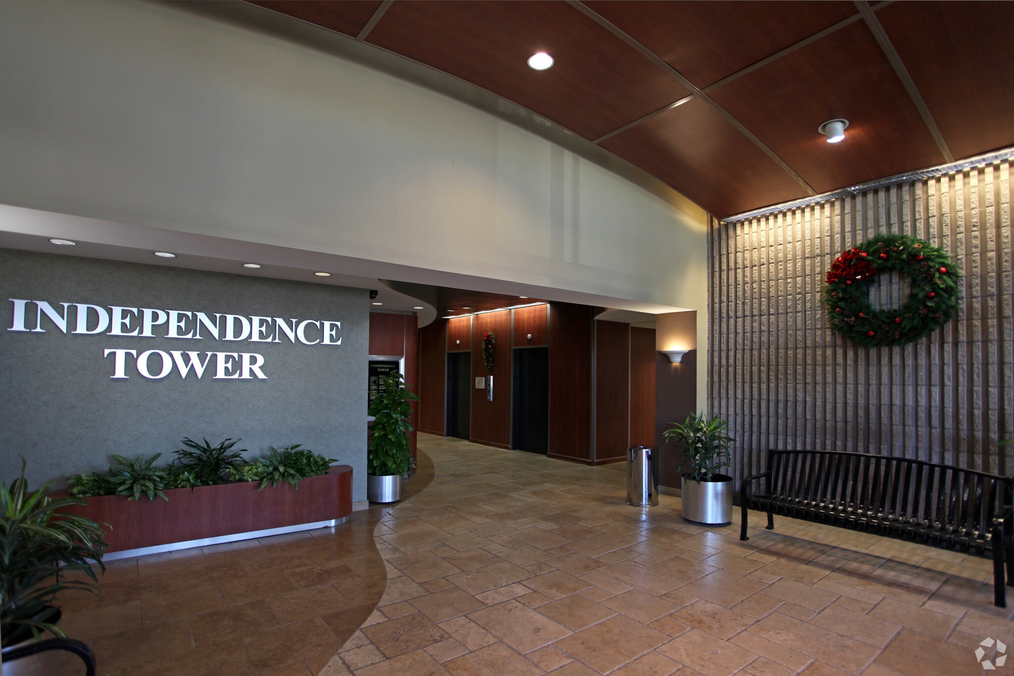 4801 E Independence Blvd, Charlotte, NC à louer Hall d’entrée– Image 1 sur 1