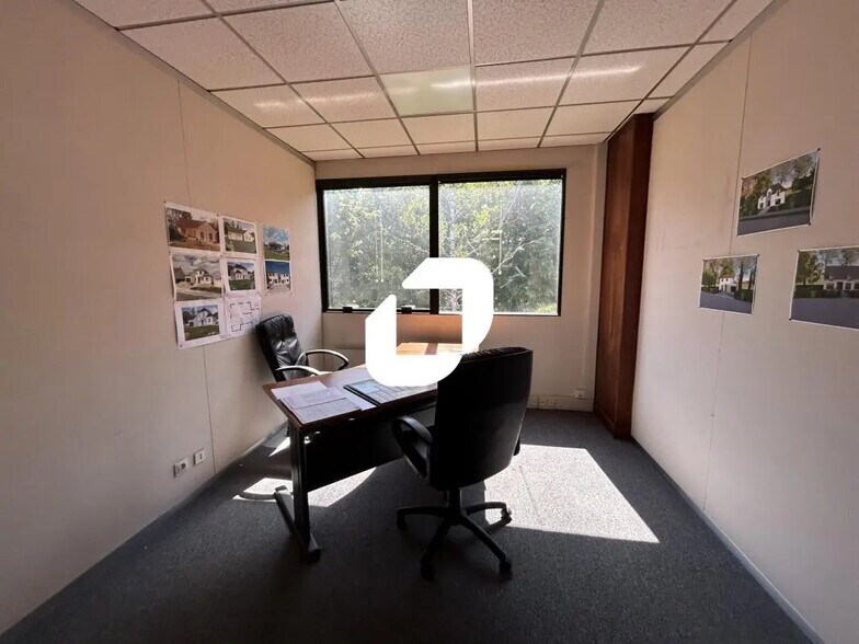 Bureau dans Saint-Thibault-des-Vignes à louer - Photo de l’immeuble – Image 3 sur 9