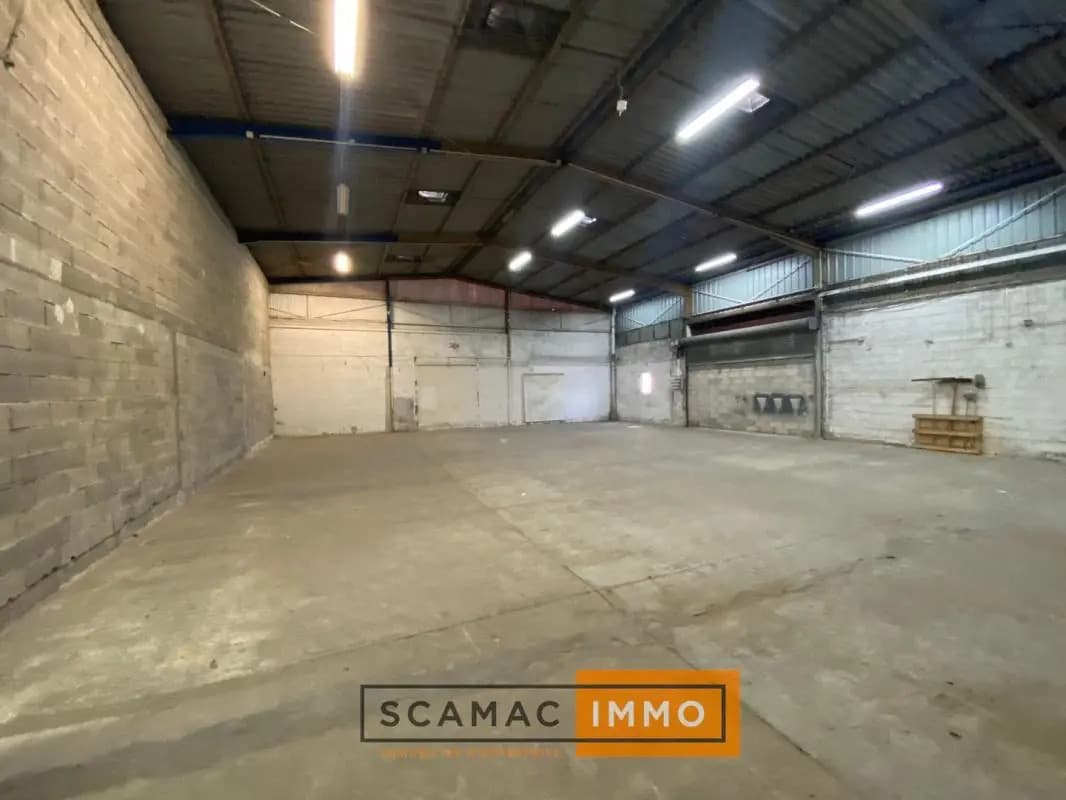 Bureau dans Vitrolles à louer Photo de l’immeuble– Image 1 sur 5