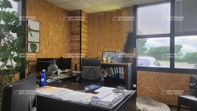 Bureau dans Saint-Thibault-des-Vignes à louer Photo intérieure– Image 1 sur 1