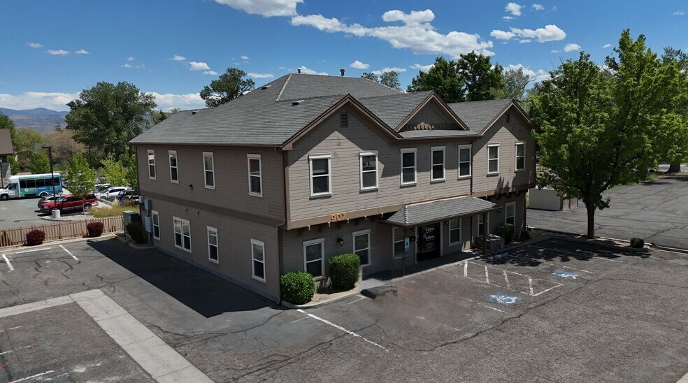 907 N Mountain St, Carson City, NV à louer - Photo de l’immeuble – Image 1 sur 7