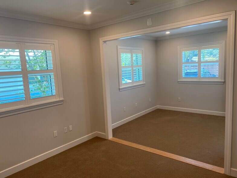 1951 Nebraska Ave, Palm Harbor, FL à louer - Photo de l’immeuble – Image 3 sur 4
