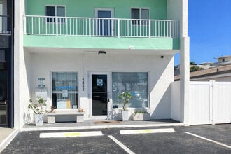 4342 Sea Grape Dr, Lauderdale-by-the-Sea, FL à louer Photo de l’immeuble– Image 2 sur 2