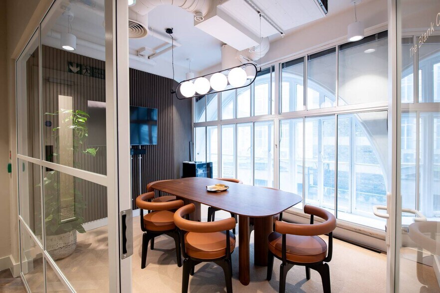 88 Kingsway, Londres à louer - Photo de l’immeuble – Image 3 sur 17