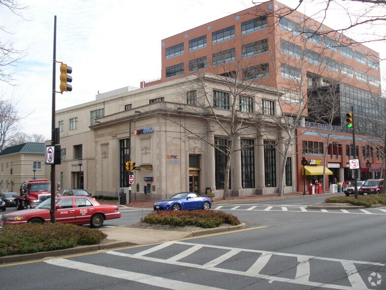 7235 Wisconsin Ave, Bethesda, MD à louer - Photo de l’immeuble – Image 2 sur 5