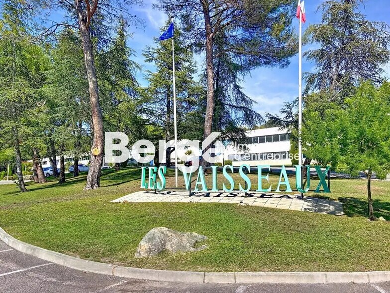 Bureau dans SOPHIA ANTIPOLIS à louer - Photo de l’immeuble – Image 1 sur 12