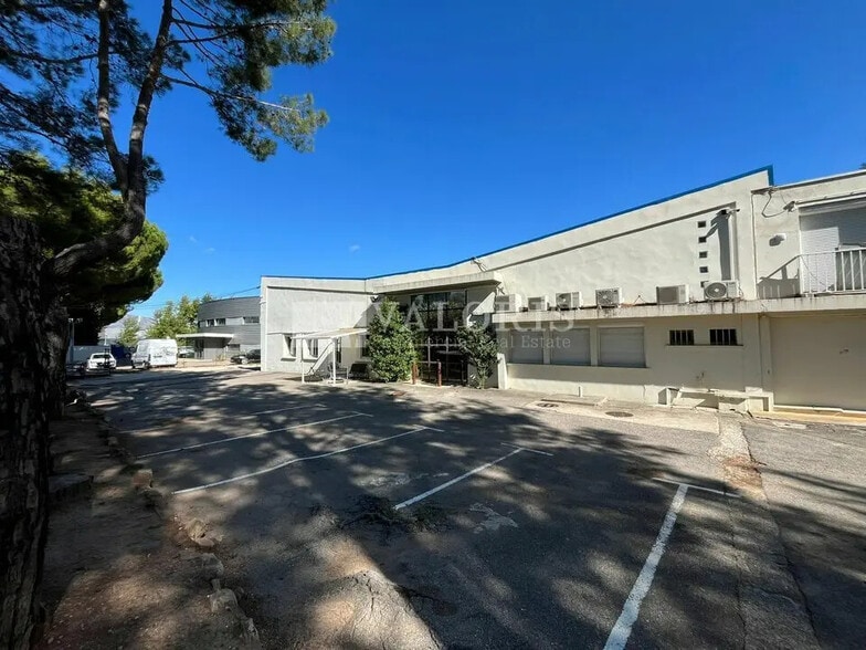 Local d’activités dans Rousset à louer - Photo de l’immeuble – Image 2 sur 12