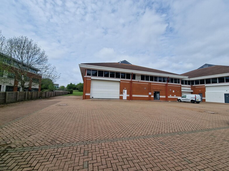 Crockford Ln, Chineham à louer - Photo de l’immeuble – Image 1 sur 4