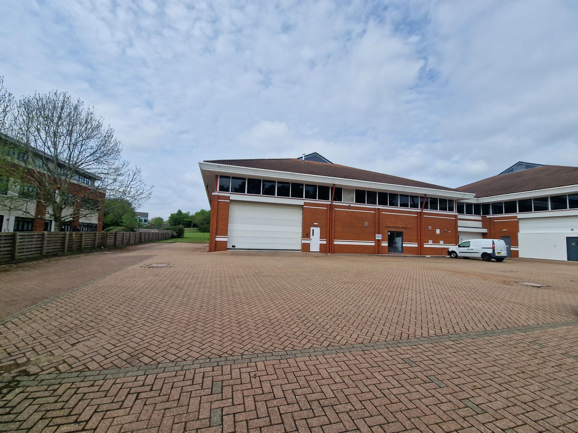Crockford Ln, Chineham à louer Photo de l’immeuble– Image 1 sur 5