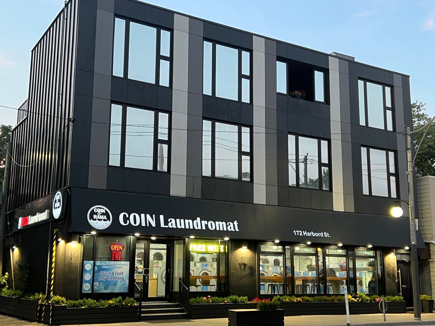 172 Harbord St, Toronto, ON à vendre Photo principale– Image 1 sur 3