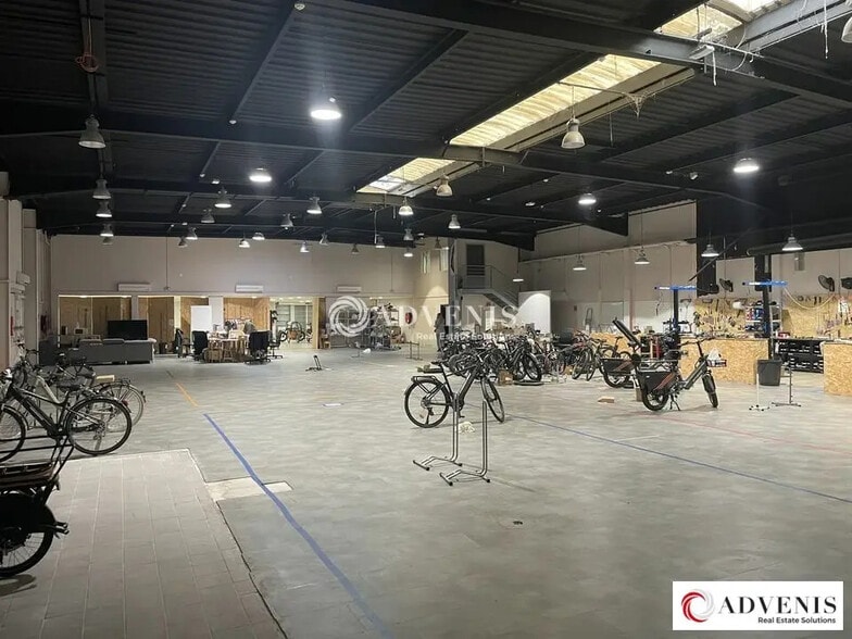 Local commercial dans Bordeaux à louer - Photo de l’immeuble – Image 3 sur 10