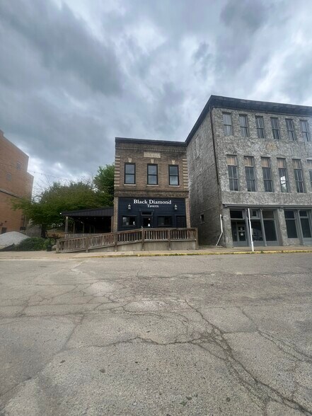 106 W Main St, Shawnee, OH à vendre - Photo de l’immeuble – Image 2 sur 2