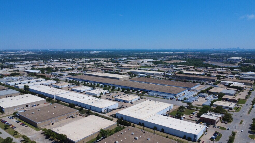 605 109th St, Arlington, TX à louer - Photo de l’immeuble – Image 3 sur 7