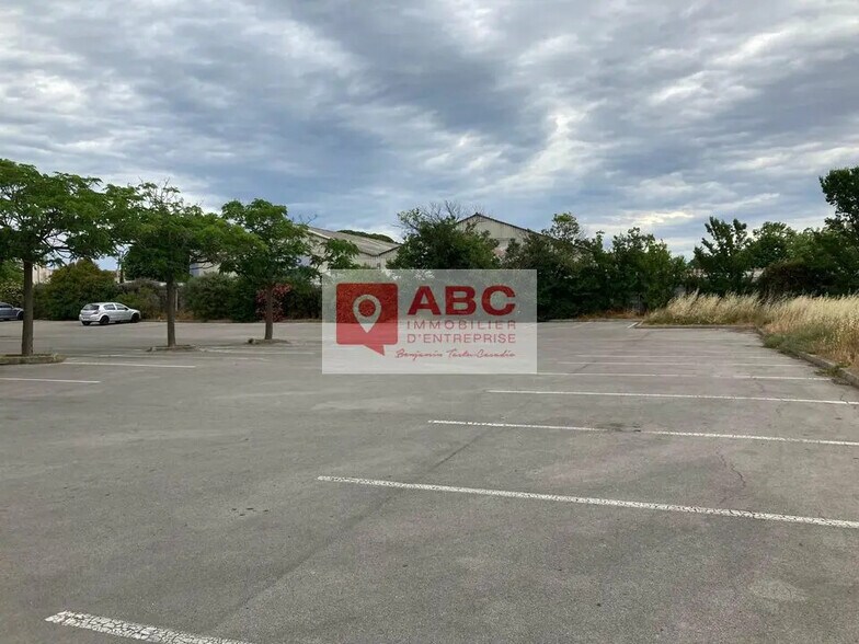 Local d’activités dans Le Crès à louer - Photo de l’immeuble – Image 2 sur 6