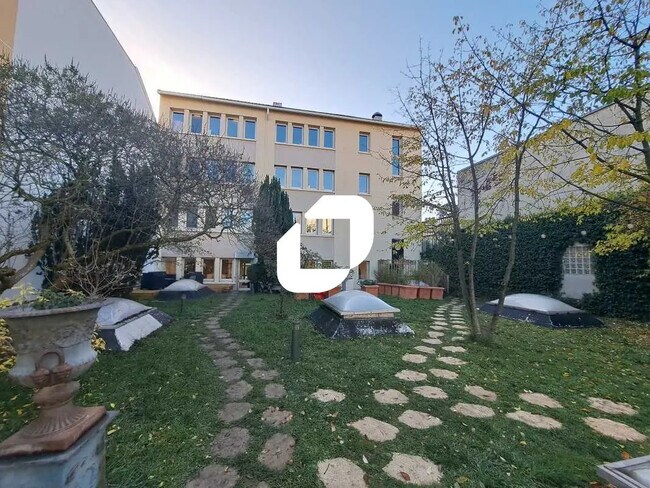 Plus de détails pour Bureau, Local d'activités à louer