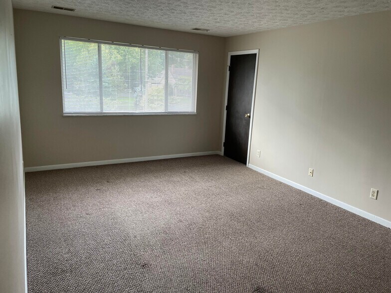 890 W Jefferson St, Franklin, IN à vendre - Photo de l’immeuble – Image 2 sur 9