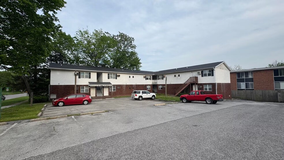 University Rentals portefeuille de 6 biens à vendre sur LoopNet.fr - Photo de l’immeuble – Image 3 sur 7
