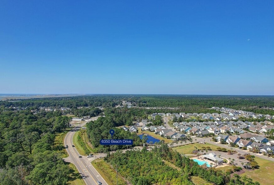 6350 Beach Dr, Ocean Isle Beach, NC à vendre - Aérien – Image 1 sur 4