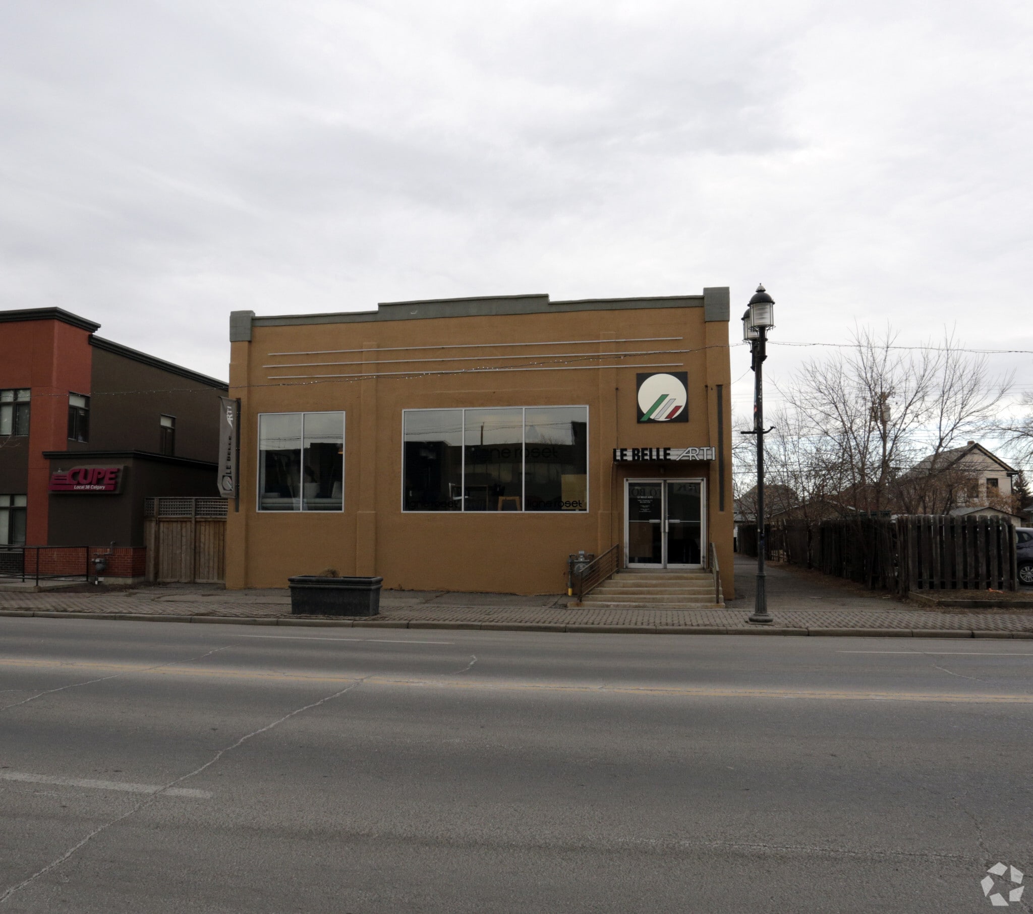 1435 9th Ave SE, Calgary, AB à louer Photo principale– Image 1 sur 19
