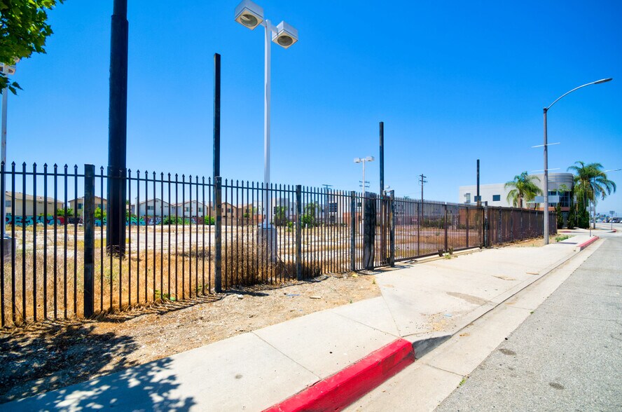 12432 Valley Blvd, El Monte, CA à vendre - Photo de l’immeuble – Image 2 sur 20