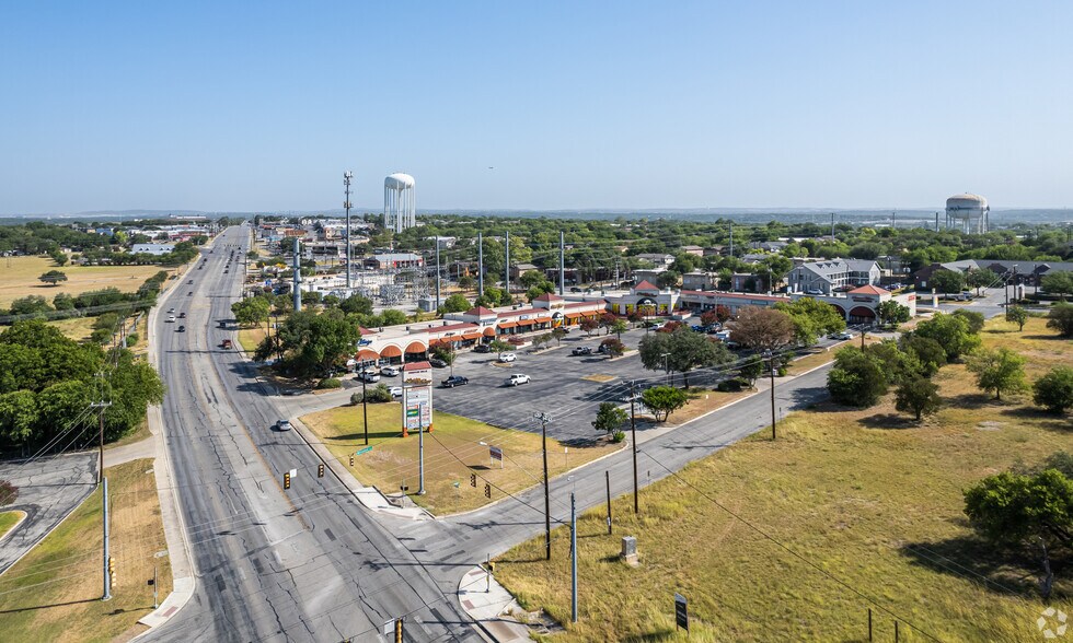 2267 NW Military Hwy, San Antonio, TX à louer - Photo de l’immeuble – Image 2 sur 7