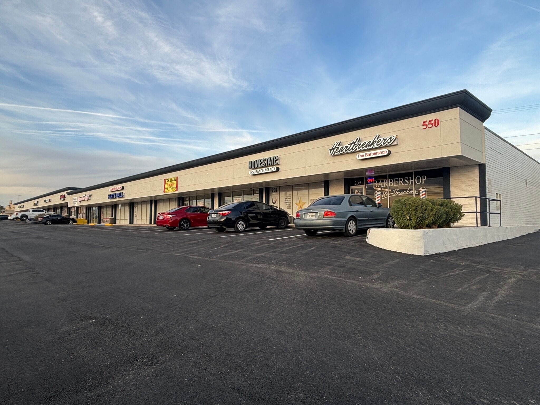 550 N Yarbrough Dr, El Paso, TX à louer Photo principale– Image 1 sur 2