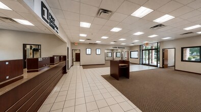 2105-2129 W Davis St, Conroe, TX à louer Photo intérieure– Image 1 sur 2