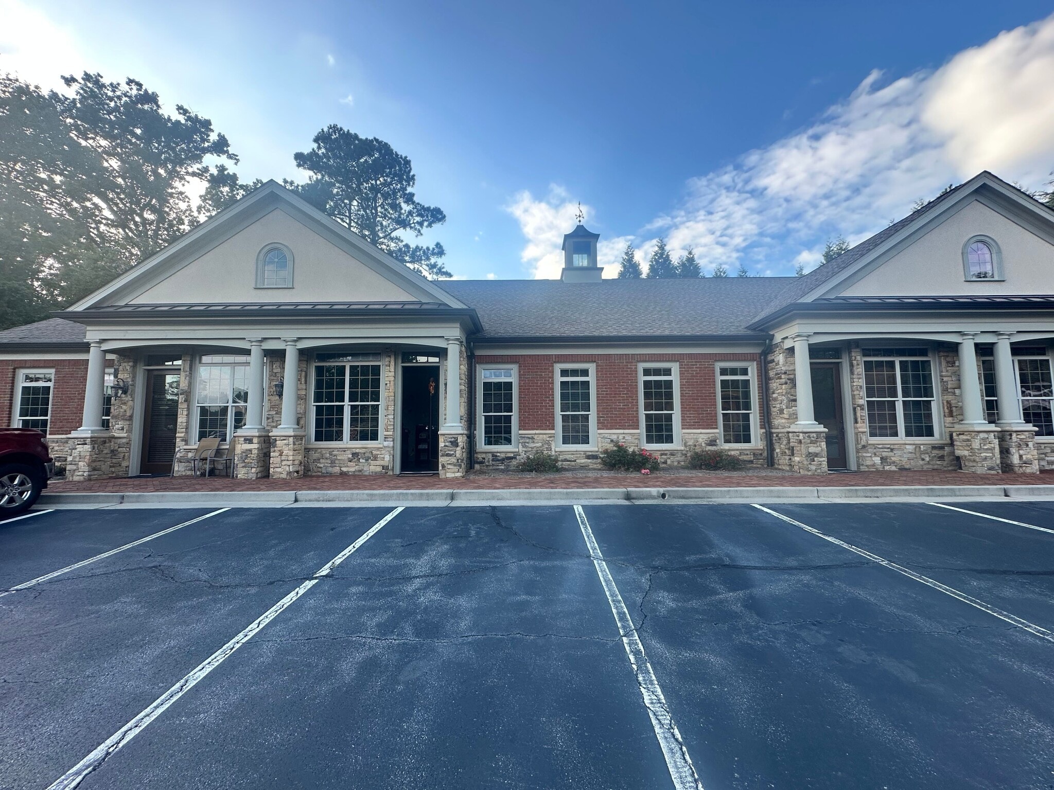 514 W Maple St, Cumming, GA à louer Photo intérieure– Image 1 sur 20