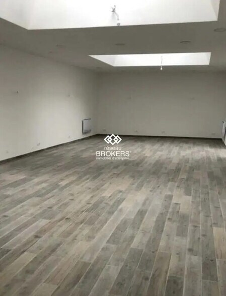 Local commercial dans Deuil-la-Barre à louer - Photo intérieure – Image 2 sur 4